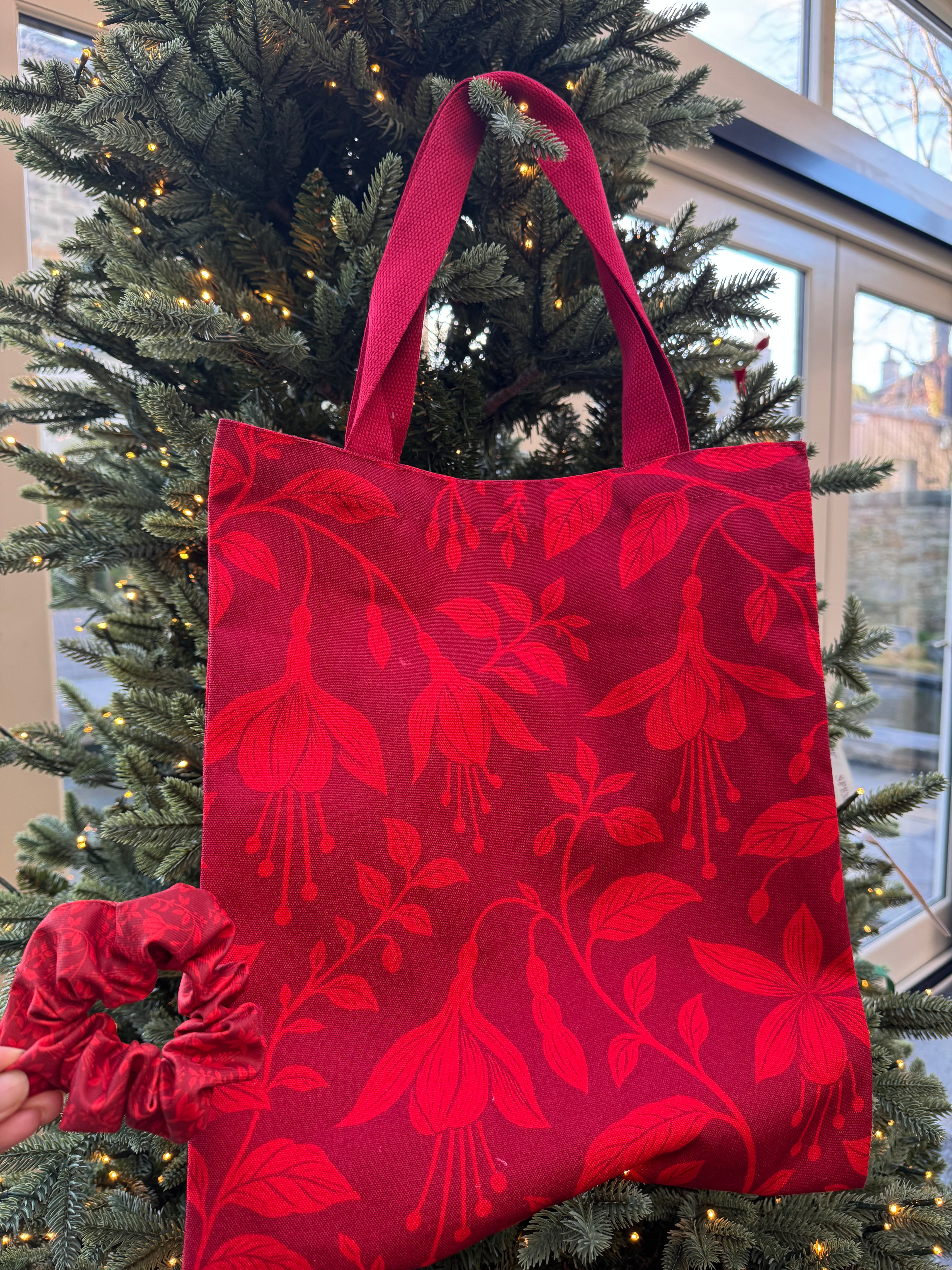 Red Fuchsia Flower Canvas Tote Bag – Elegant Floral Design Matching Scrunchie Gift Set