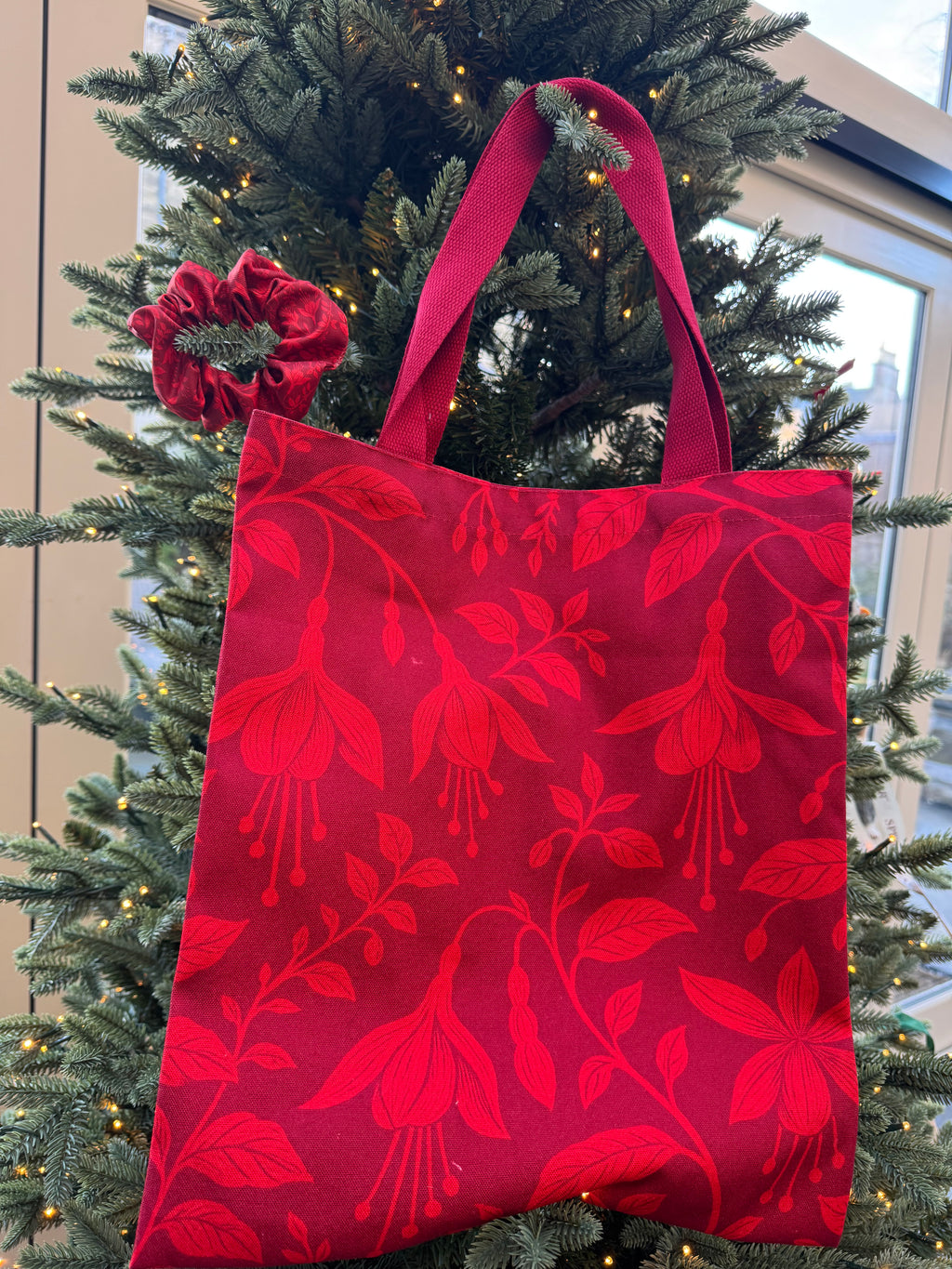 Red Fuchsia Flower Canvas Tote Bag – Elegant Floral Design Matching Scrunchie Gift Set