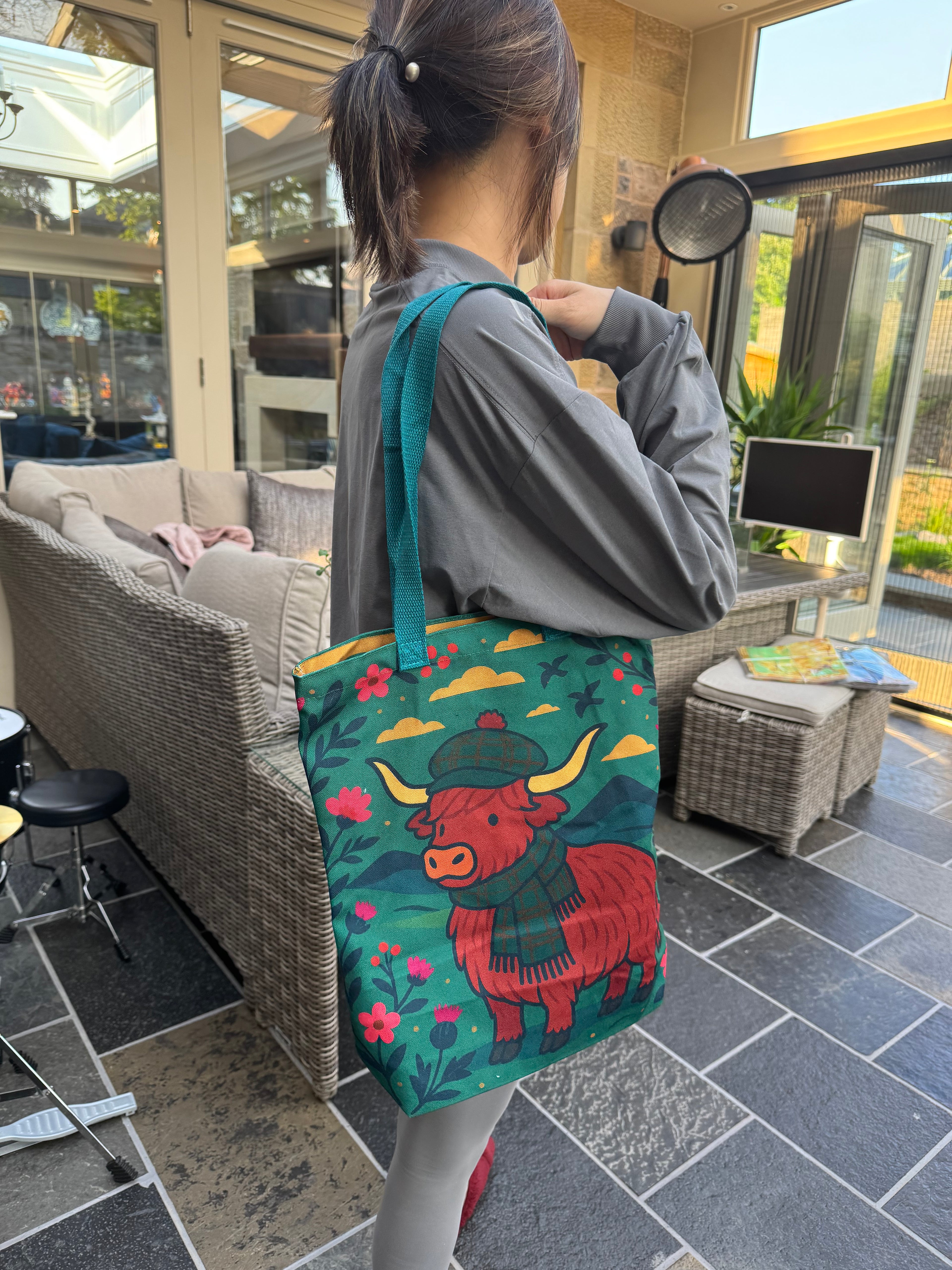 Highland cow tote bag